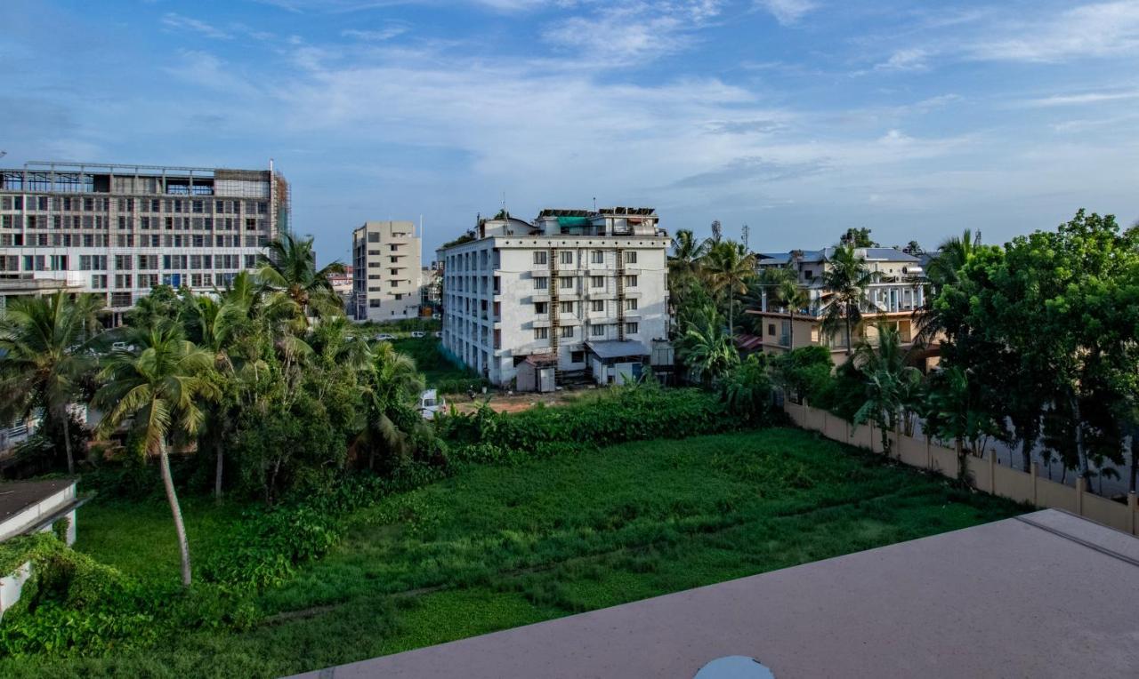 Treebo Amigos Residency Cochin Airport Hotel Kochi Luaran gambar