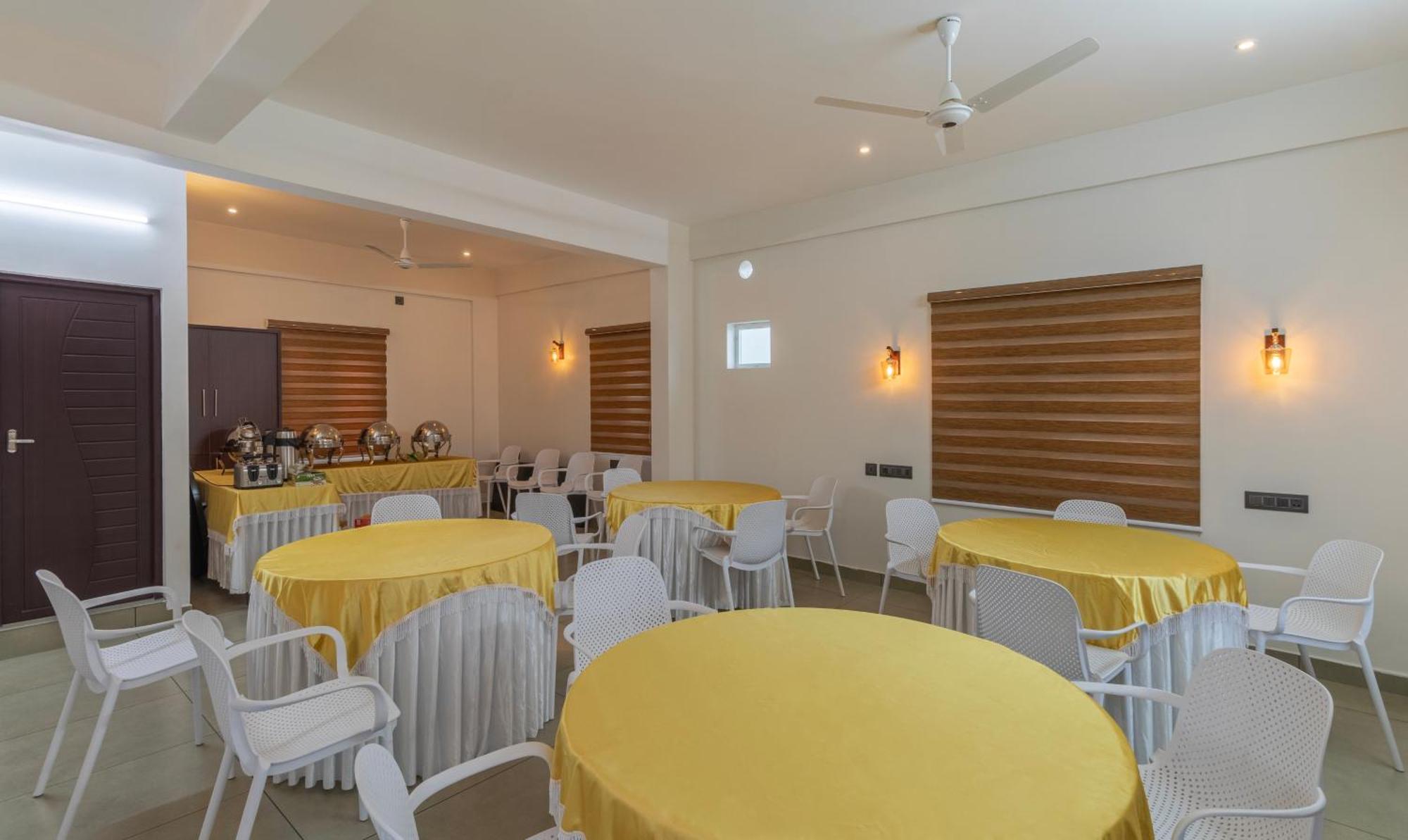 Treebo Amigos Residency Cochin Airport Hotel Kochi Luaran gambar